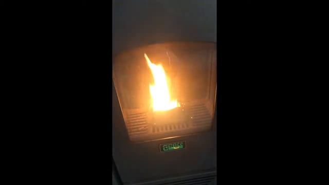 Пеллетный каминофен. смотреть онлайн