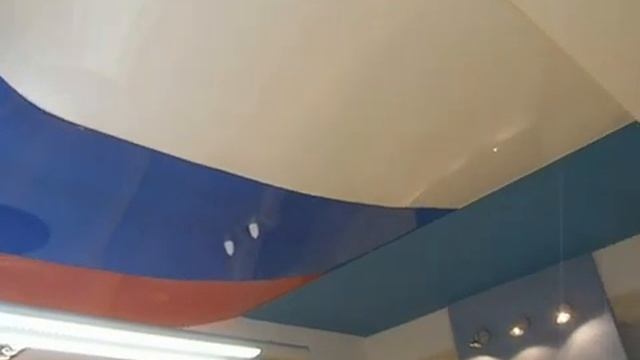 Натяжной потолок в виде российского флага от компании Мистраль (видео) смотреть онлайн