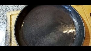 Реставрация советских чугунных сковородок. Способ годен и для подготовки к работе нового чугуна.
