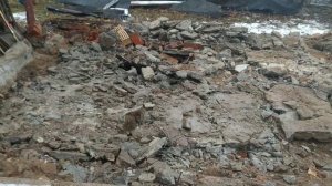 Кирпичи, бой кирпича бетона