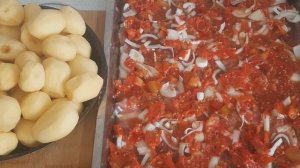 КАРТОШКА ПО ФРАНЦУЗСКИ С МЯСОМ,ПОМИДОРАМИ.САМЫЙ ВКУСНЫЙ РЕЦЕПТ ЗДЕСЬ.