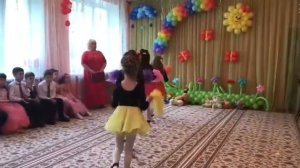 Танец с элементами гимнастики. Выпускной 26 мая 2017 д/с 162 "Солнышко"