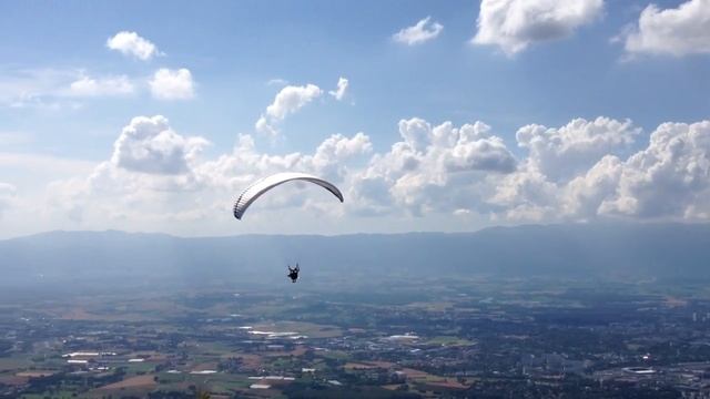 Полёт на парашюте над Женевой. смотреть онлайн
