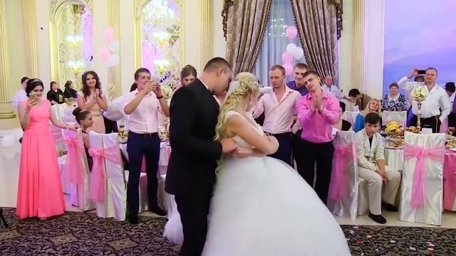 Свадебный вальс Максима и Катерины! г. Алматы смотреть онлайн