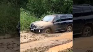 Крузак на бездорожье молотит грязь | Toyota Land Cruiser 200 | TLC 200 | OSCAR INC