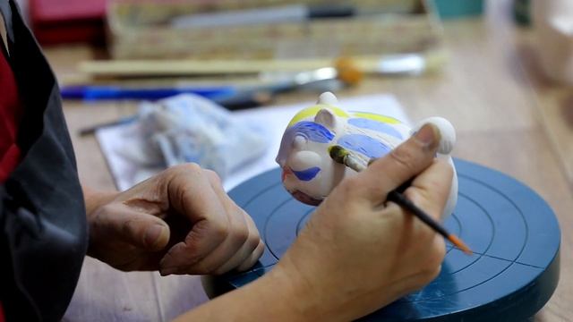 9. Анималистические образы в надглазурной росписи фарфора (продолжение)