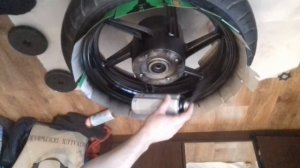 Бюджетная покраска дисков мотоцикла в квартире)))
