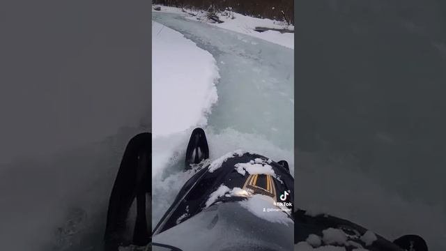 Плаваем по наледи:)