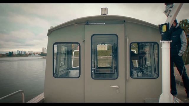 Рабочий катер RM900W смотреть онлайн