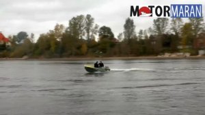 Лёгкая, компактная алюминиевая лодка Berkut XS на воде.