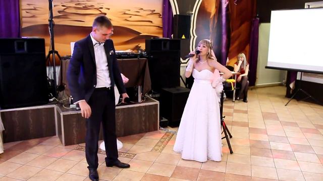 Прикольный дуэт жениха и невесты смотреть онлайн