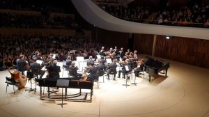 Владимир Спиваков исполняет на бис "Серенаду" Йозефа Гайдна. 29.01.2020 г. в к/з Зарядье