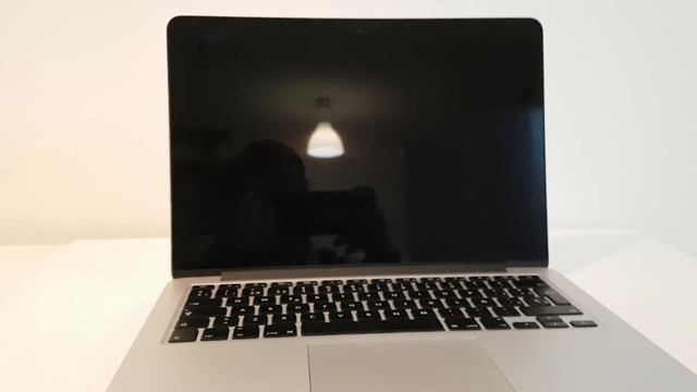 MacBook Pro Retina 13 de 2015 смотреть онлайн