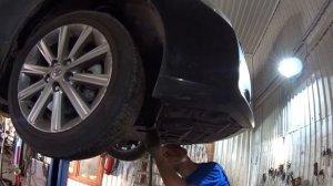 КАК  Заменить масло в двигателе   Toyota Camry v50 не в дилерском центре.