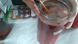 Как сделать домашний  уксус из клубники? Часть 2