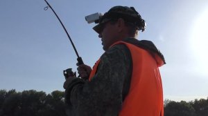 ОТЛИЧНЫЙ КЛЁВ в сильный ветер. Ловля сома и сазана. Часть 1. Рыбалка в Астрахани 2020