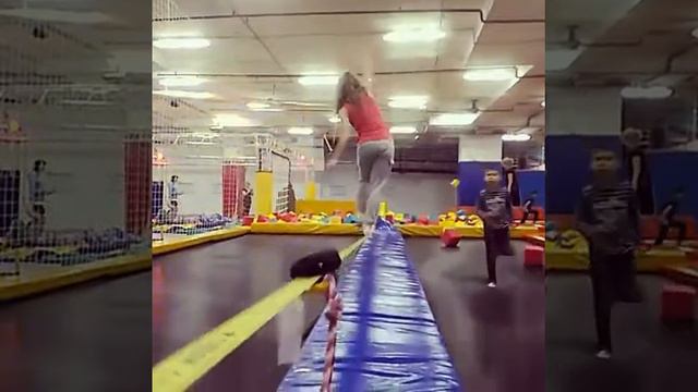 Батутный центр "Небо" смотреть онлайн