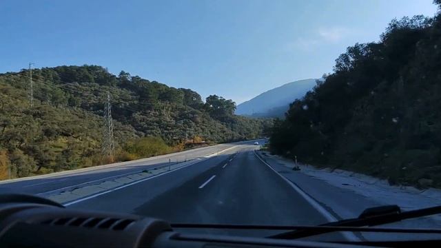 Сумасшедшее путешествие по Турции на автодоме продолжается | Чуть не снесли крышу под мостом смотреть онлайн