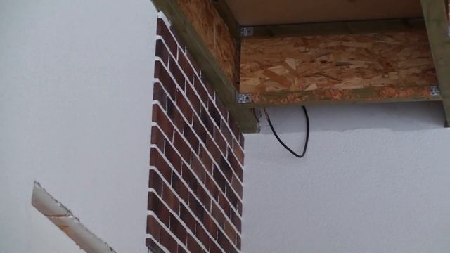 Как выполнена конструкция огромного навеса с деревянными балками смотреть онлайн