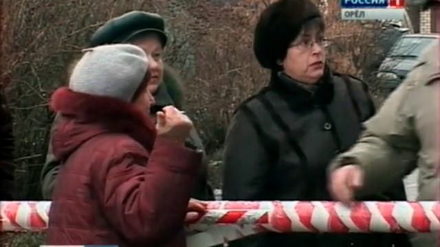 На улице Костомаровской поссорились соседние дома