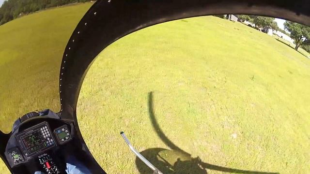 Mosquito XET Helicopter 360 Autorotation Between the Trees смотреть онлайн