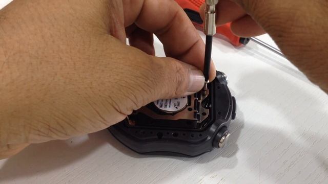 HOW TO REPLACE CASIO STOP WATCH BATTERY CR2032 смотреть онлайн