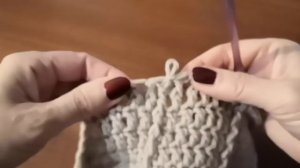 Шапочка крючком, отворот вытянутыми петлями.