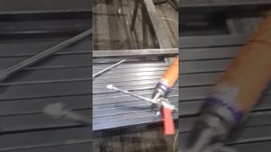 Как запенить шов на потолке