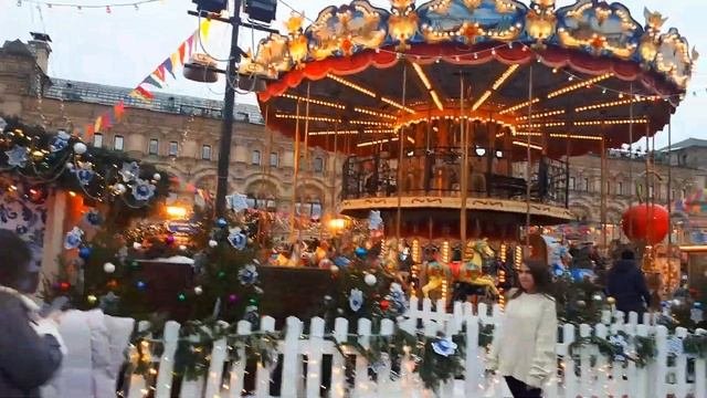 Москва! Рождественская ярмарка на Красной площади. Кремль.