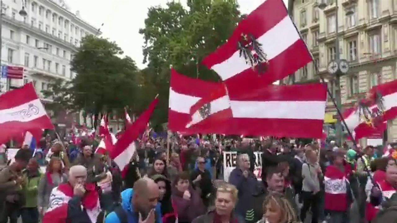 Многотысячные акции протеста прокатились по европейским столицам