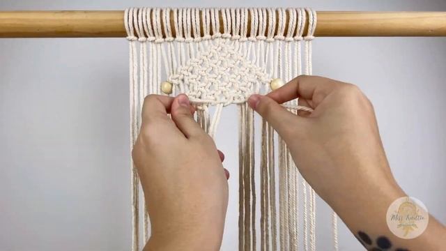 HOW TO MAKE MACRAME CHRISTMAS TREE WALL HANGING