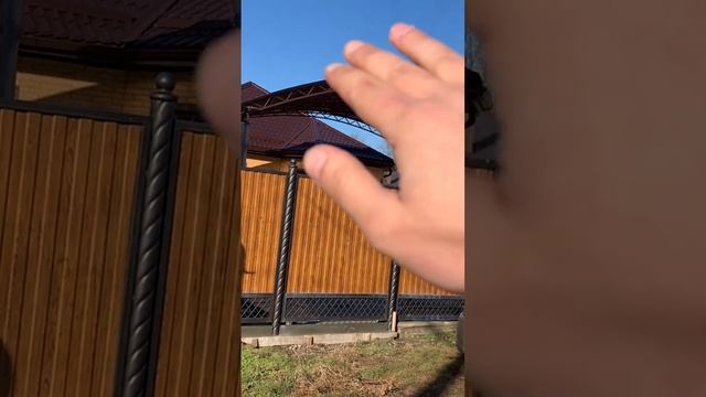 Поставили навес из поликарбоната навесполикарбонатсваркафермымонтажкраснодарсвоимируками