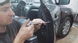 КАК СНЯТЬ РУЧКУ ДВЕРИ ТОЙОТА КАМРИ.Toyta Kamry
