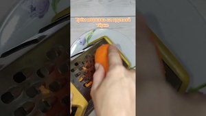 Возьмите стебли сельдерея и приготовьте этот полезный и вкусный салат!