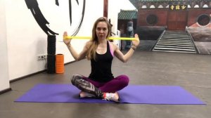 Упражнения с фитнес-резинкой для спины