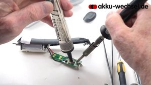 Akku-Wechsel bei Wella Contura HS60 | HS61 Haarschneidemaschine