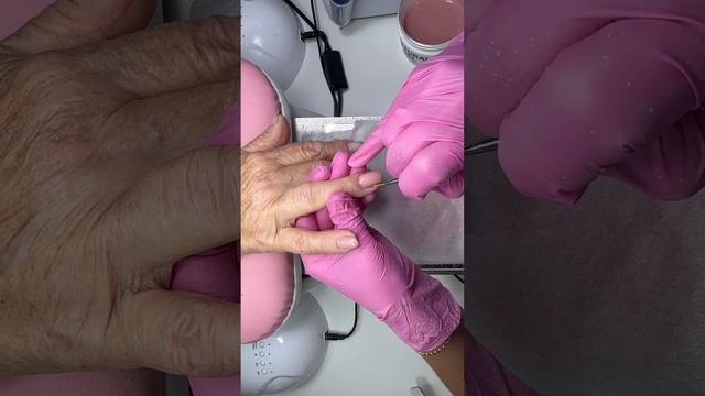 Коррекция ногтей гелем