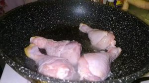 Сочная курица на сковороде под соусом айран - как приготовить курицу на сковороде