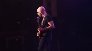 Joe Satriani - A Cool New Way (from Satriani LIVE!)