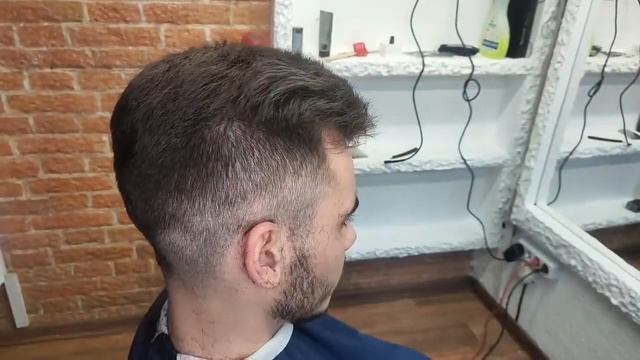 Высокий Фейд (High Fade) // Стрижка с пробором и укладкой на бок // MAN HAIRCUT // FADE// смотреть онлайн