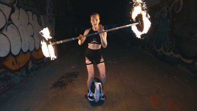 Electric Unicycle girl on FIRE !! - euc KS16s - do not try this at home смотреть онлайн