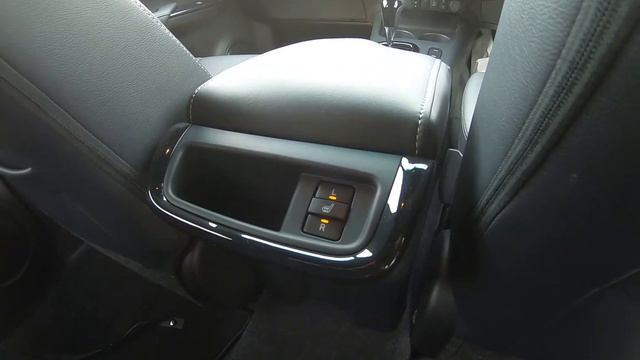 2023 (23) Toyota Hilux 2.8 D-4D Invincible X Double Cab Pickup Auto 4WD Euro 6 (s/s) 4dr смотреть онлайн