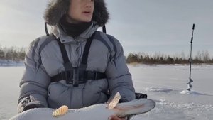 Расставил ЖЕРЛИЦЫ в ДИКИХ МЕСТАХ, где клюют ТРОФЕИ! Щуки поднимаю флажки! Зимняя рыбалка на ЖЕРЛИЦЫ