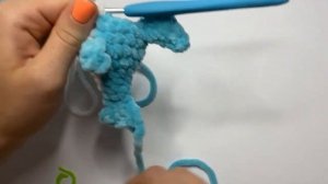 Акула крючком из плюшевой пряжи. Мастер класс.