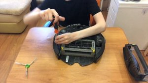 Замена углового модуля щётки на iRobot Roomba