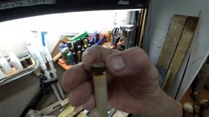 Замена короны и наклейки на бильярдном кие