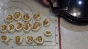 Cinnamon Buns in a Pie Maker cheekyricho cooking video recipe ep.1,272