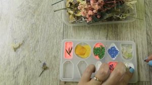 Мастер-класс: кулоны из эпоксидной смолы с цветной подложкой. Три ошибки при заливке.