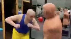 Человек-яйца обезумел