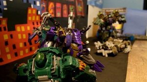 Transformers Age of Extinction : Hound vs Decepticons (Official Stop Motion)